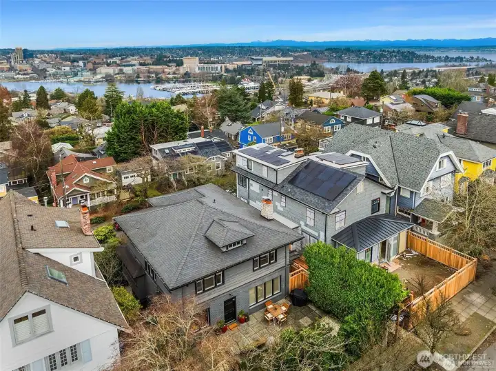 Views span from Lake Washington and the Cascade mountains to Lake Union and the Olympic Mountain range. Quiet street with very little traffic. Views span from Lake Washington and the Cascade mountains to Lake Union and the Olympic Mountain range. Quiet street with very little traffic.