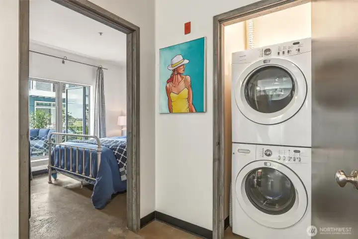 in-unit washer dryer!