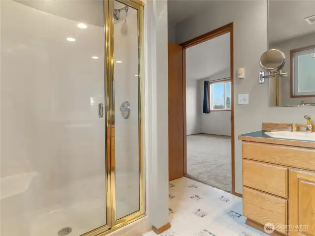 primary bath with walk in shower