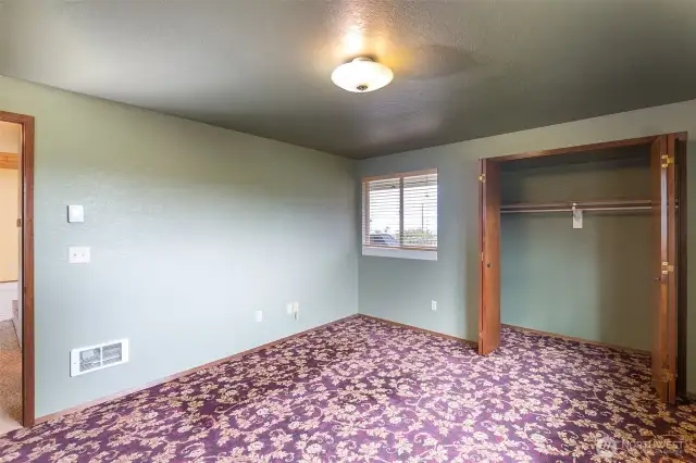 office or bedroom