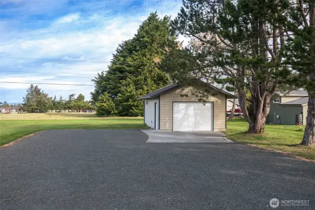 detached 3rd car garage