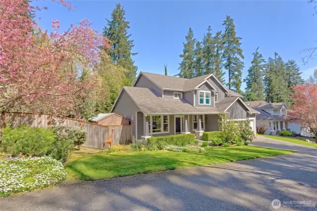 Sunny corner lot on a private lane