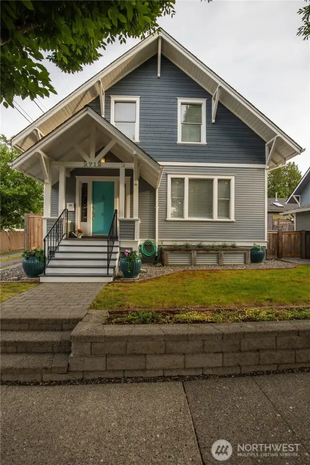 Welcome home to this adorable residence, located near lively 6th St. activities, University of Puget Sound, parks, schools, medical facilities, and other amenities.