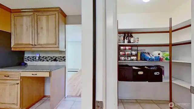 Walk-in pantry