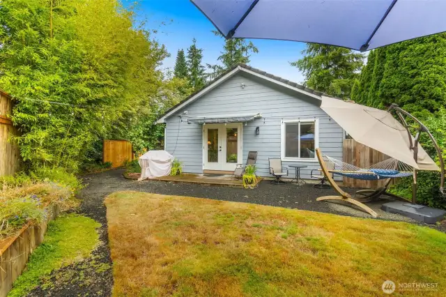 Private yard space w/garden bed
