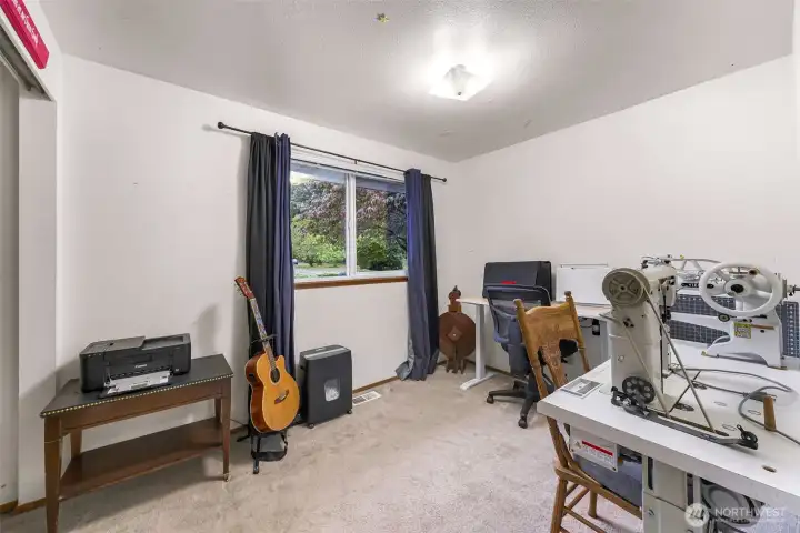 2nd bedroom