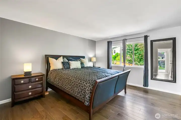 Spacious primary bedroom.