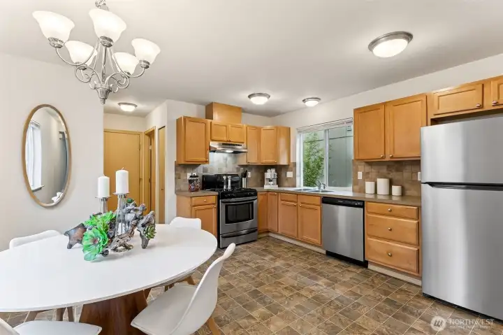 Spacious kitchen with stainless appliances!