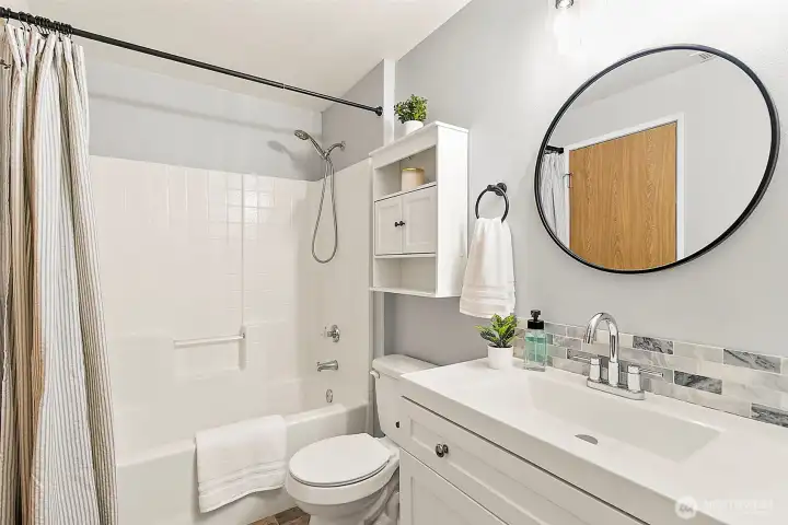 2nd bathroom clean and refreshed