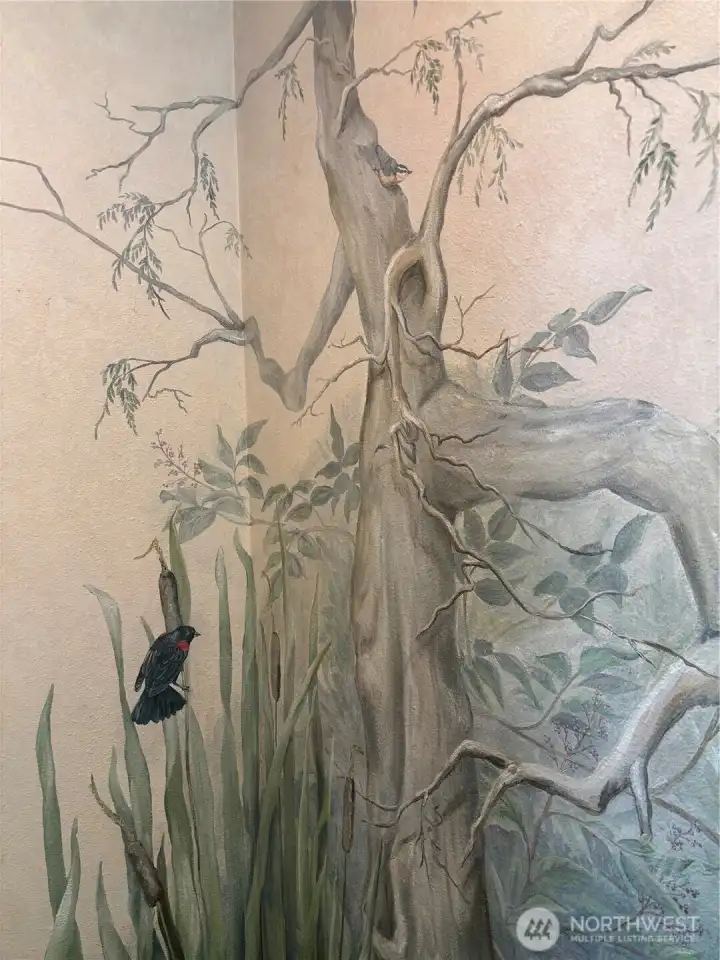 birds and fowl on mural- stunning