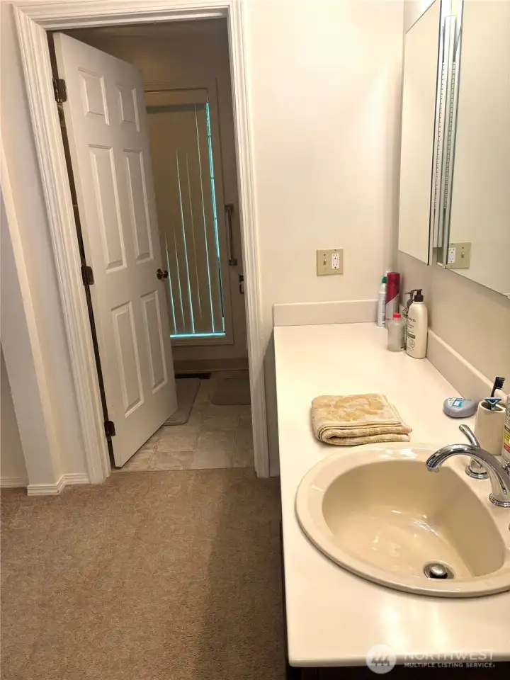 Separate sink