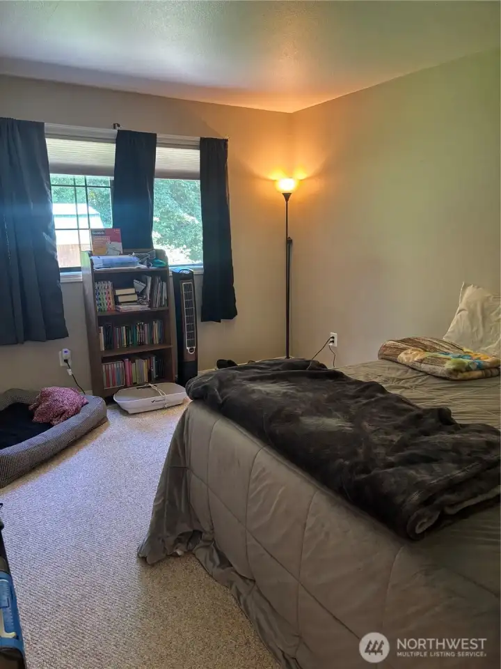 2nd bedroom