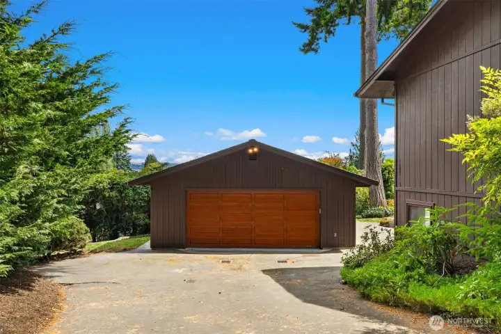Detached 2-car garage.