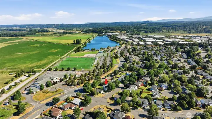 Walking distance to Lake Tye, playgrounds & ball fields Walking distance to Lake Tye, playgrounds & ball fields