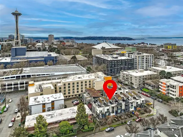 Excellent location is walkable to Seattle Center and all of the arts and culture surrounding it. Easy to get downtown or into the residential streets of Queen Anne.