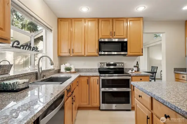 Newer appliances included!