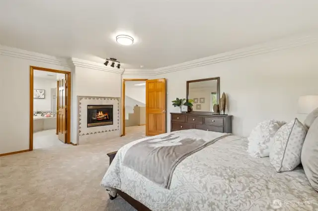 PRIMARY BEDROOM SUITE includes gas fireplace and Ensuite bathroom!