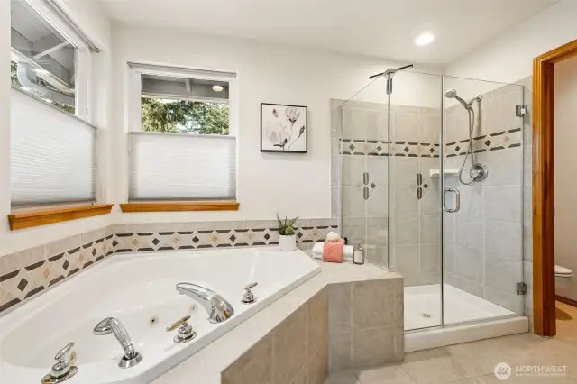 ENSUITE: Jetted tub for those long relaxing moments PLUS large walk-in shower.