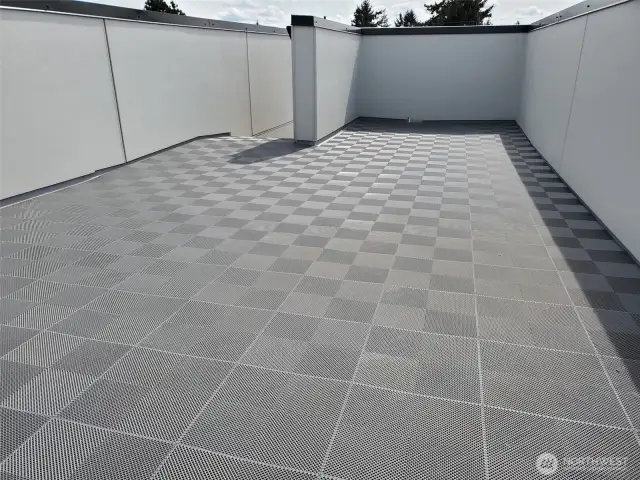 Rooftop Floor