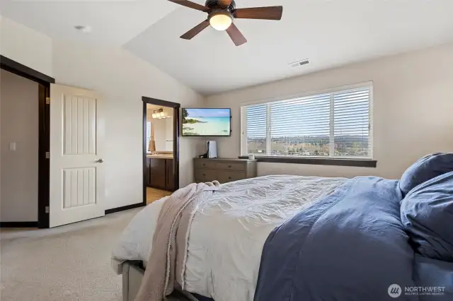 Upper Ensuite Bedroom