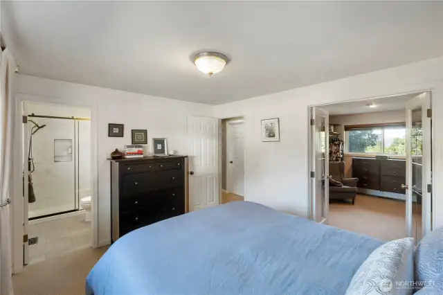 Primary bed w/ large closet and upgraded bath