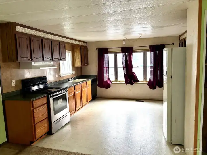 Kitchen with space for a dining table