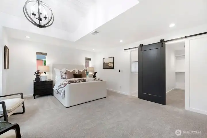 Dual closets in primary