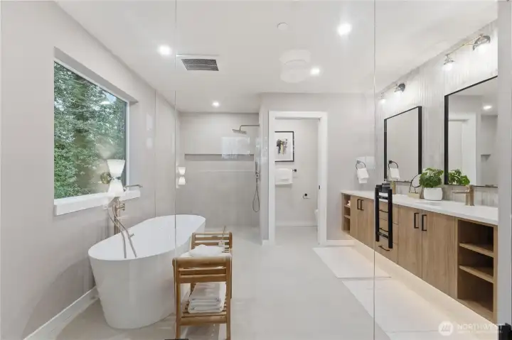 5-piece spa like ensuite