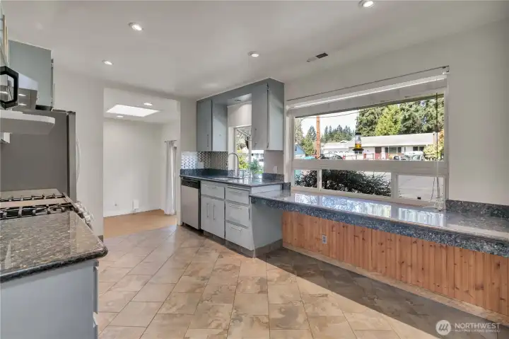 Ample Kitchen counter can be used for a coffee bar, workstation or a buffet for entertaining! Get creative:),