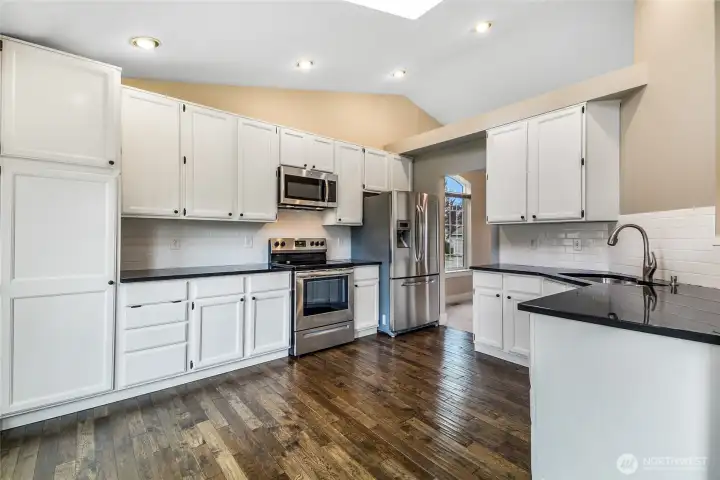 This kitchen will inspire you to cook!