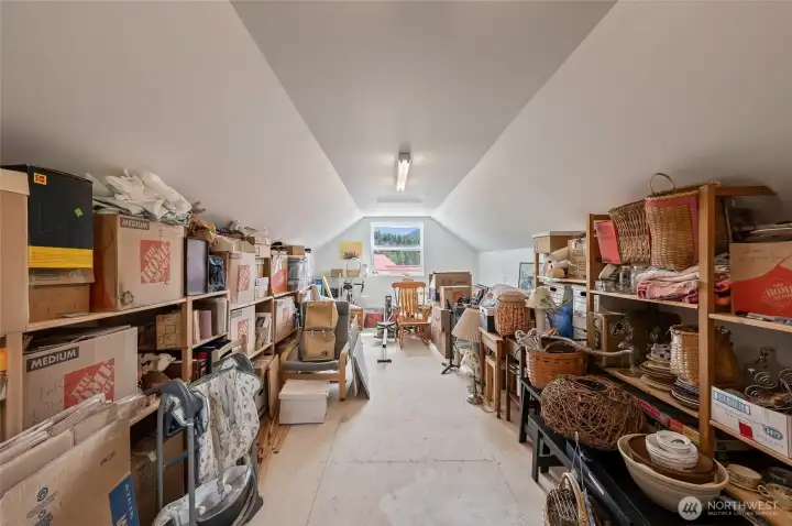 Bonus Room above Garage Bonus Room above Garage