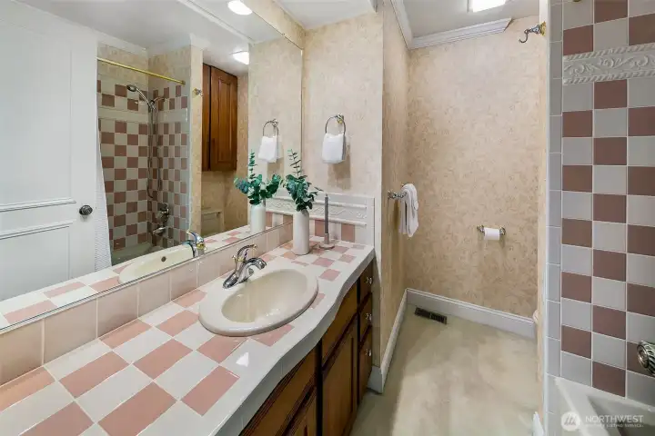 Main (upper) spare bath