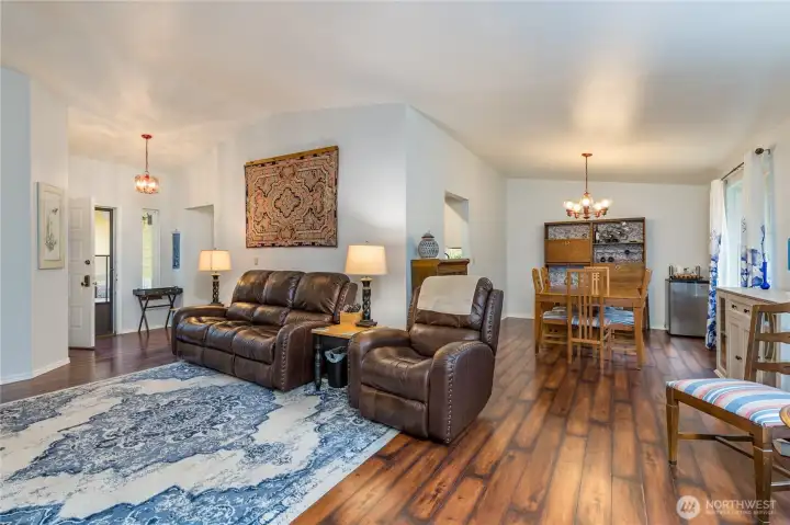 Panoramic view of the living and dining rooms Panoramic view of the living and dining rooms