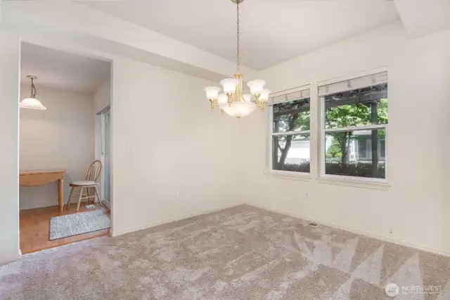 Dining Room (not staged) New Carpet