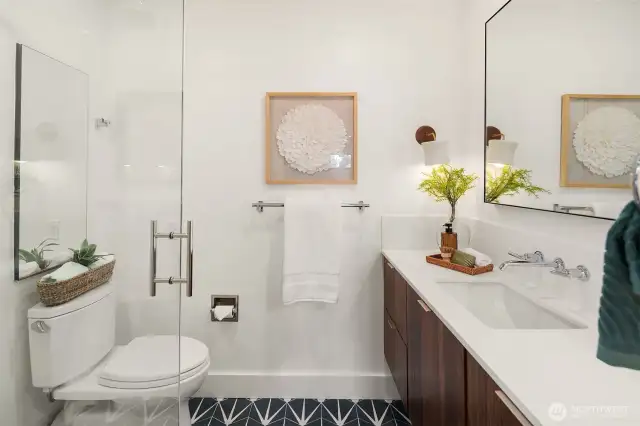 Main floor 3/4 bathroom