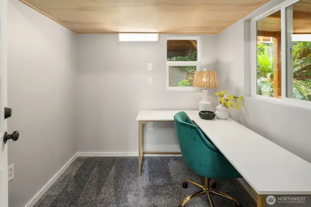 Home office? Art Studio? Playroom?
