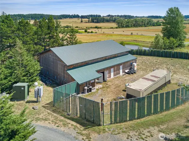 Fully Fenced 3,000+ sf shop