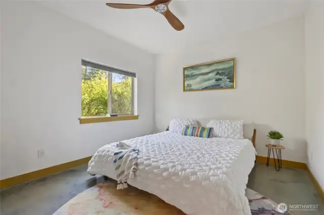 Lower Bedroom (4)