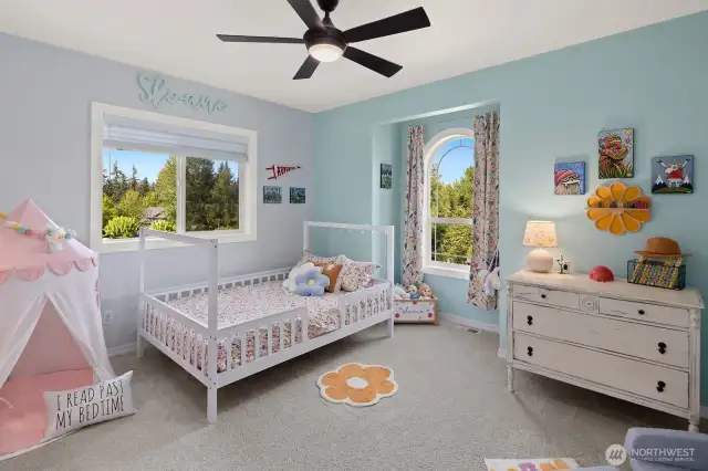 Upstairs bedroom with walk in closet and jack n jill bathroom!  Perfection!