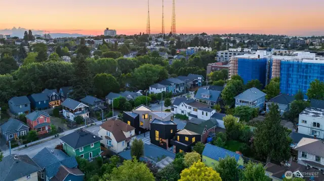 In less than three blocks or less than a 1-minute drive, you can reach your favorite local grocer, restaurant, coffee shop, shopping boutique, gas station - you name it!