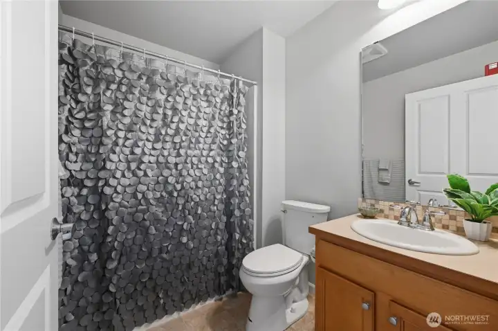 2nd Bathroom