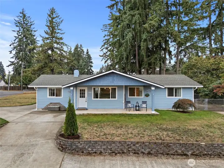 Welcome Home! $ Bdrm Rambler Offering 1467 Sq Ft! Terracing and Paved Parking on Both Sides of the Anterior