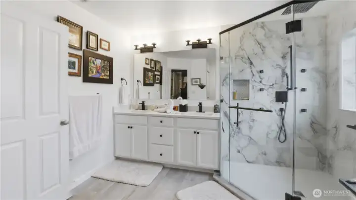 Shower With 8 Shower Heads