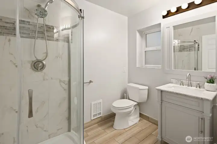 Lovely 3/4 bath in the DADU.