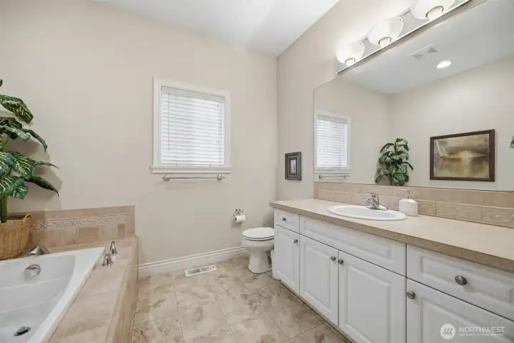 full bathroom off primary