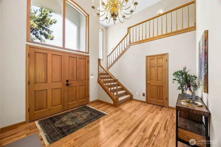 The gracious entry welcomes you in! The gracious entry welcomes you in!
