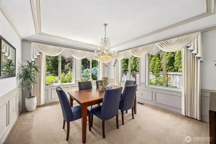 The formal dining flows from the living room area - perfect for entertaining! The formal dining flows from the living room area - perfect for entertaining!