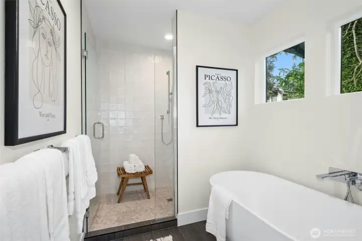 Bright + serene spaces. Bright + serene spaces.