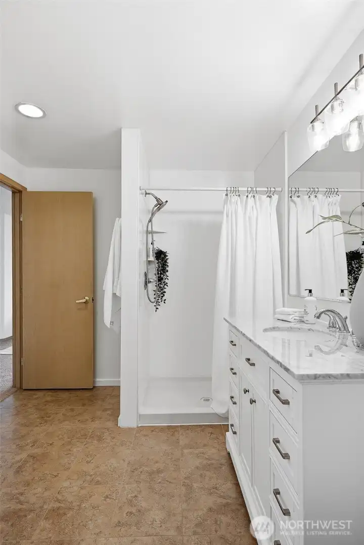 Primary Ensuite
