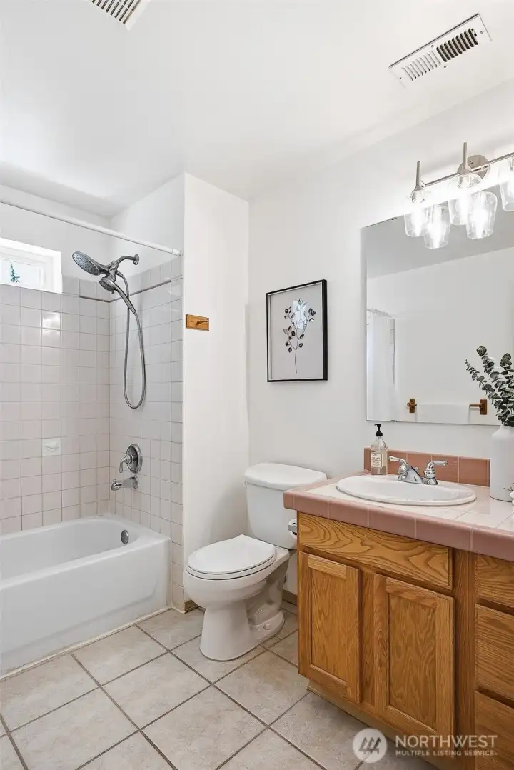 Upper Level Full Bath